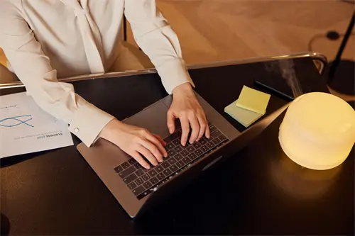 守着电脑做什么赚钱